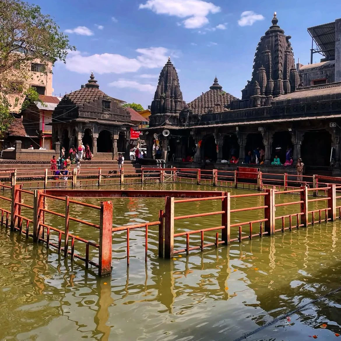 भगवान त्र्यंबकेश्वर ज्योतिर्लिंग, वैदिक पूजा और नासिक की आध्यात्मिक विरासत का मनोहारी दृश्य