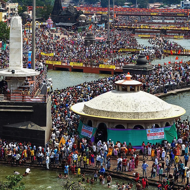 पंचवटी में स्थित सीता गुफा, रामकुंड और भगवान श्रीराम से जुड़े पवित्र स्थलों का दृश्य