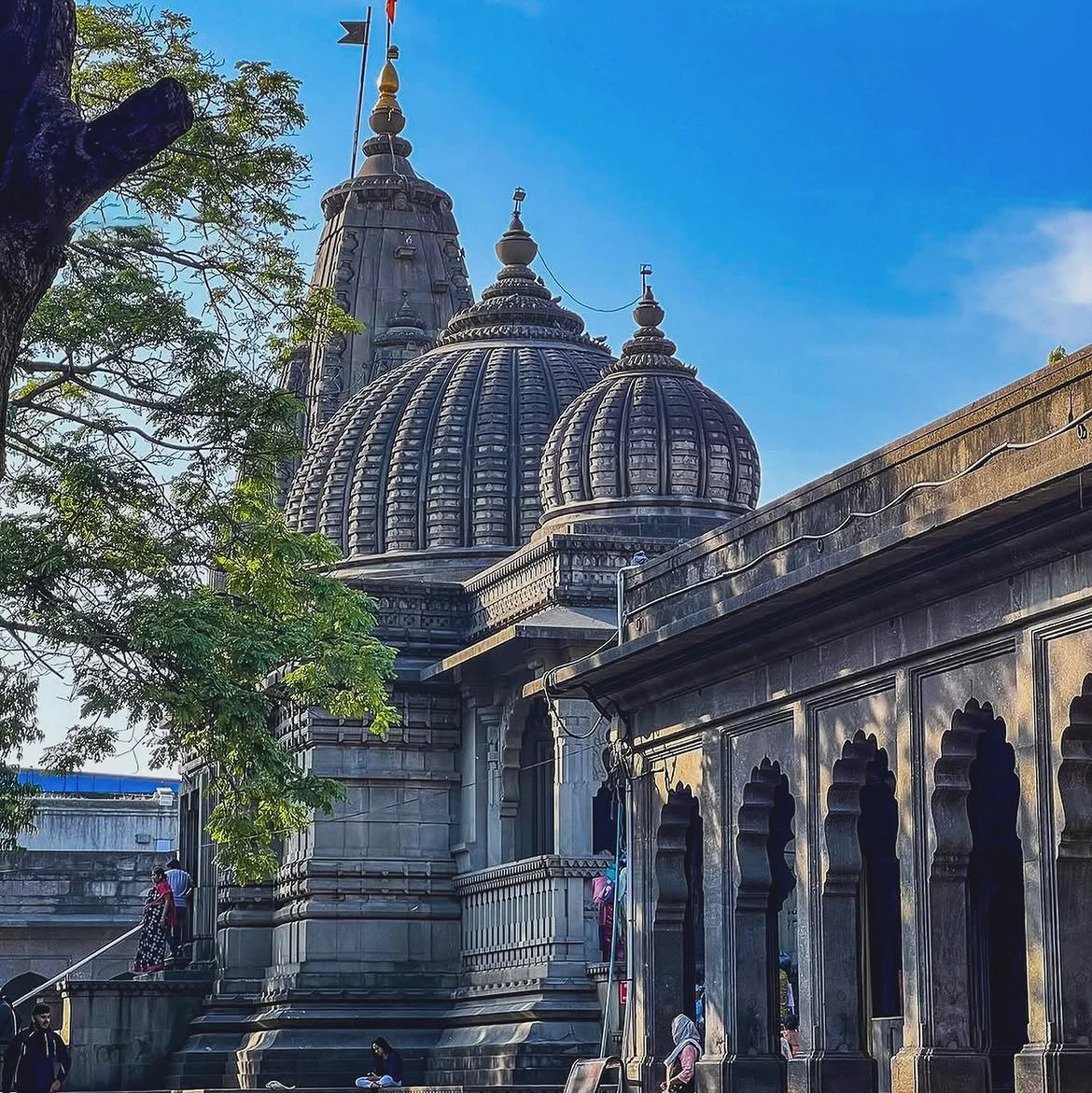 त्र्यंबकेश्वर, पंचवटी और रामकुंड सहित नासिक के प्रमुख धार्मिक स्थलों का दृश्य